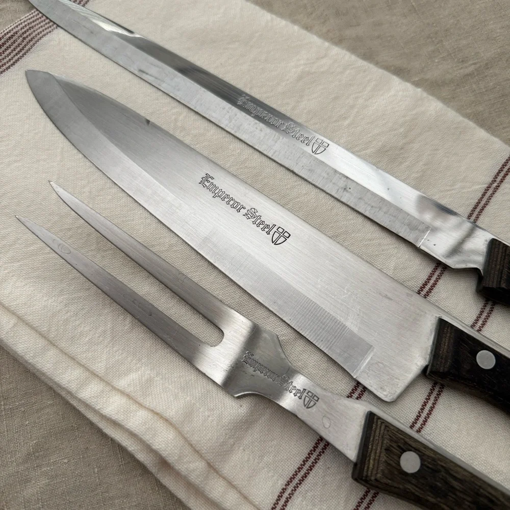 VTG | Emperor Stainless Steel Carving Set with Wood Handles